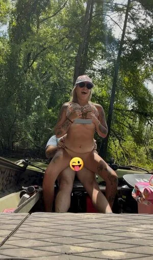 Duramaxqueen4 OnlyFans Leaked Free Thumbnail Picture - #isTPwOLdLk