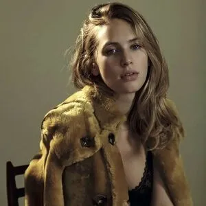 Dylan Penn OnlyFans Leaked Free Thumbnail Picture - #0cB7m0dyua
