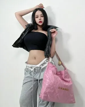 E Luda Glamorous OnlyFans Leaked Free Thumbnail Picture - #lNookyePMd