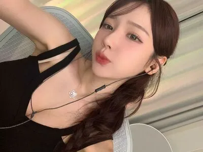 E000e77 OnlyFans Leaked Free Thumbnail Picture - #3s3XyrePIs