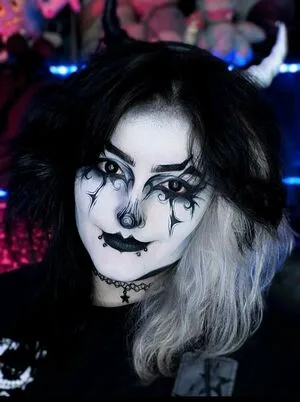 Easygoinggoth Thumbnail Picture