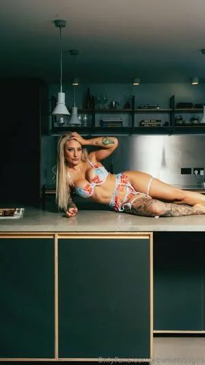 Ebanie Bridges Thumbnail Picture