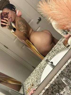 Ebonymariaaaa Thumbnail Picture