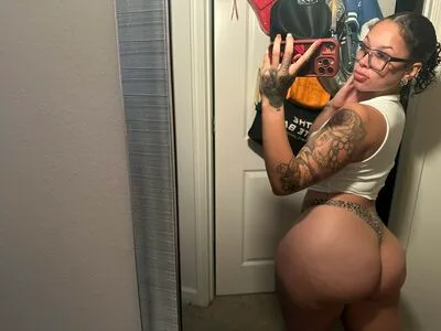Ebonymariaaaa Thumbnail Picture
