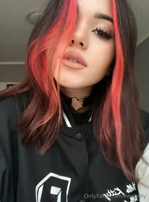 Eeemilly Thumbnail Picture