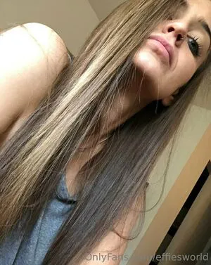 Effiesworld OnlyFans Leaked Free Thumbnail Picture - #Y3INFJbYM4