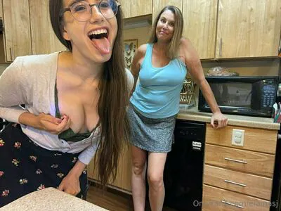 Elainasj Thumbnail Picture