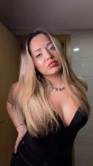 Elanur OnlyFans Leaked Free Thumbnail Picture - #uy4Qu4OpEU
