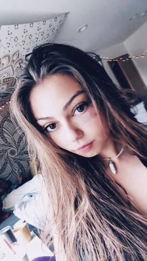Elena Lukin Thumbnail Picture