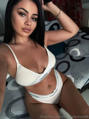 Elenadaniela98 Thumbnail Picture
