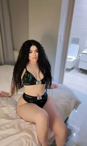 Elenadaniela98 OnlyFans Leaked Free Thumbnail Picture - #IZNflEPnYI
