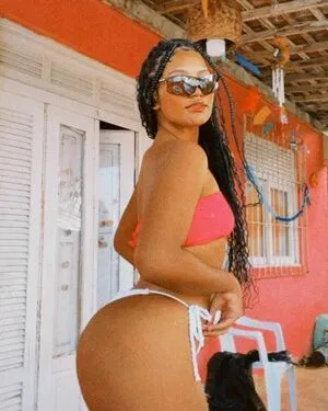 Elisa Gabrielly Thumbnail Picture