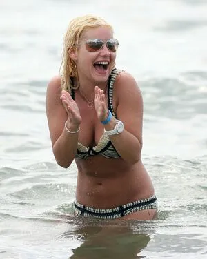 Elisha Cuthbert OnlyFans Leaked Free Thumbnail Picture - #cHrqL3GhyP