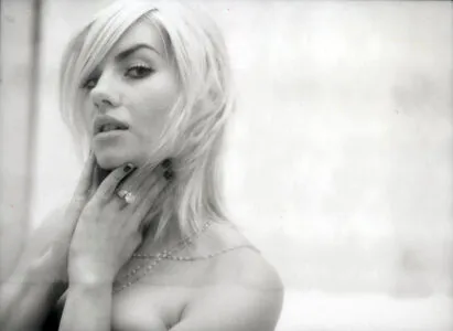 Elisha Cuthbert OnlyFans Leaked Free Thumbnail Picture - #n0nisGGnwc