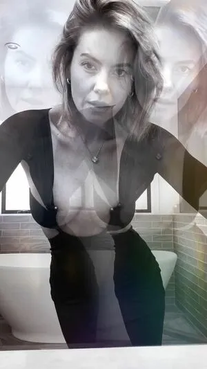 Elisha Cuthbert OnlyFans Leaked Free Thumbnail Picture - #v2Ma1g3wET