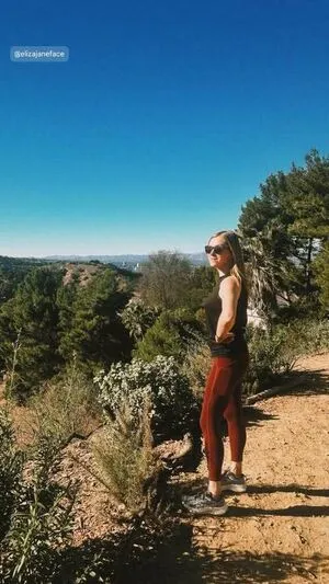 Eliza Taylor Thumbnail Picture
