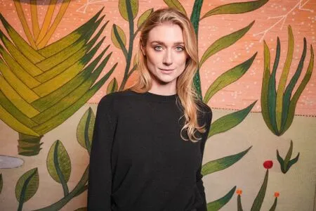 Elizabeth Debicki Thumbnail Picture