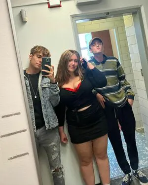 Ella B Thumbnail Picture