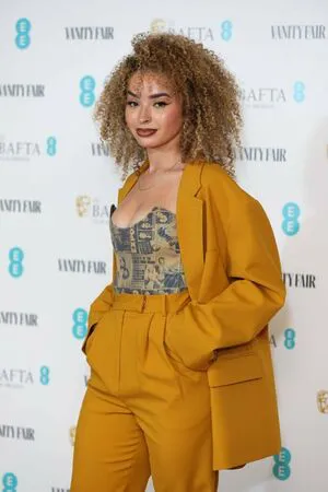 Ella Eyre OnlyFans Leaked Free Thumbnail Picture - #M2ChIP8VMH