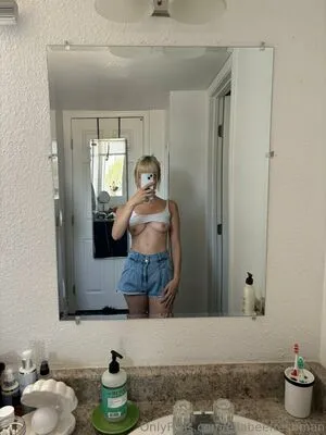 Ellabeefreshman Thumbnail Picture
