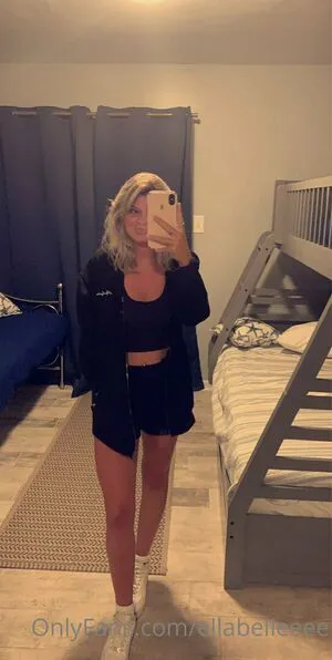Ellabelleeee OnlyFans Leaked Free Thumbnail Picture - #4DnzW1fD8n