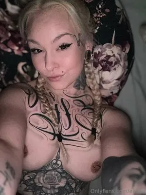 Ellaee Thumbnail Picture