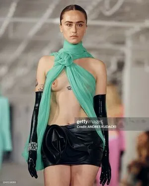 Ellaemhoff OnlyFans Leaked Free Thumbnail Picture - #EFRhlyhcoV