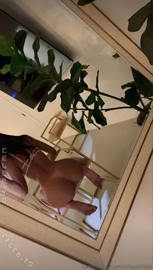 Ellapetiteee OnlyFans Leaked Free Thumbnail Picture - #BLZPz0821i