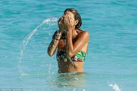 Elle Macpherson OnlyFans Leaked Free Thumbnail Picture - #4yfudByZow