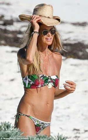 Elle Macpherson OnlyFans Leaked Free Thumbnail Picture - #XPwE5CHsaW