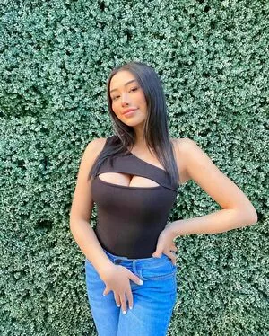 Ellerie Marie OnlyFans Leaked Free Thumbnail Picture - #VvnfewRVB0
