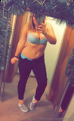 Ellesbelly Thumbnail Picture