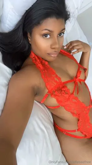 Elleseefree OnlyFans Leaked Free Thumbnail Picture - #G7JD11LOAH