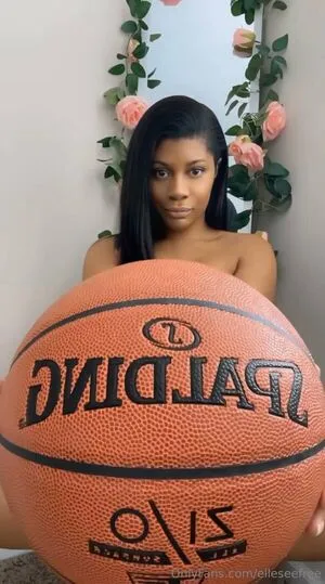 Elleseefree OnlyFans Leaked Free Thumbnail Picture - #NzhA3m4ogf