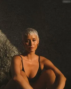 Elli H OnlyFans Leaked Free Thumbnail Picture - #f7b5FXChBy