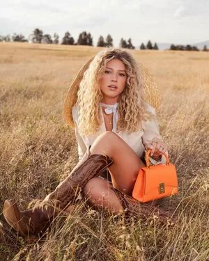 Ellie Hover OnlyFans Leaked Free Thumbnail Picture - #PLLSYwfndw