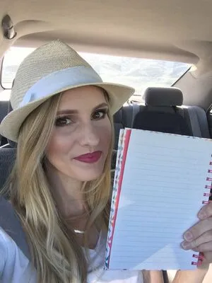 Ellie Mecham Thumbnail Picture