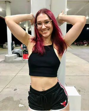 Ellieee Summer Thumbnail Picture