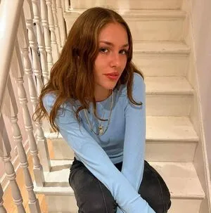 Eloise Webb Thumbnail Picture