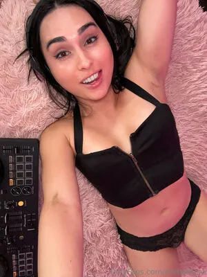 Emberfiera OnlyFans Leaked Free Thumbnail Picture - #ApCWOYAapm