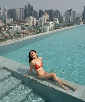 Emi Wong Thumbnail Picture