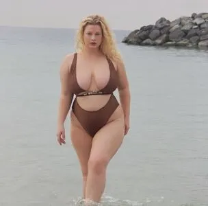 Emilee Rae Thumbnail Picture