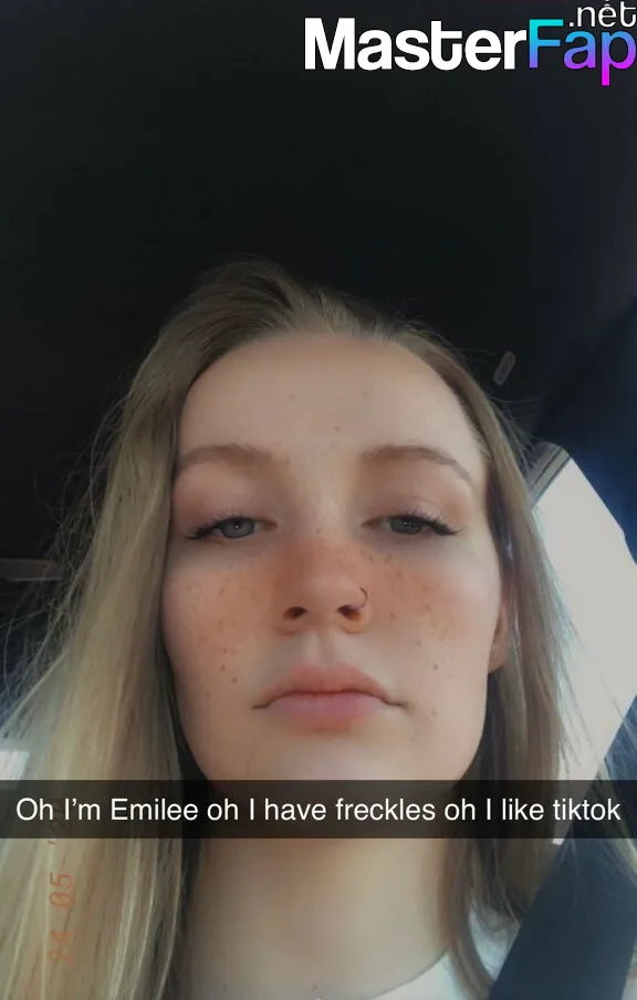 Emileesilvey OnlyFans Leak Picture - #8IXdOmm7He.