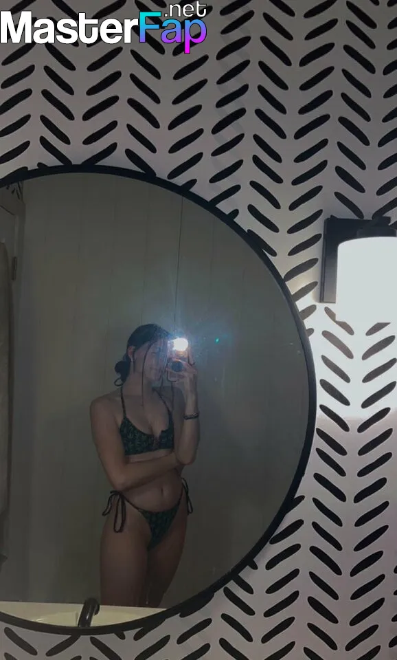 Emileesilvey OnlyFans Leak Picture - #Pi279OLcG2.