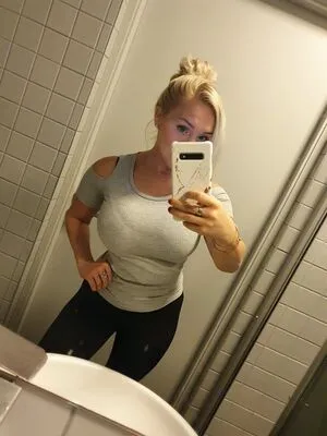 Emilia Linden OnlyFans Leaked Free Thumbnail Picture - #M98zGK3XO2