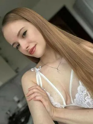 Emilia Shot Thumbnail Picture