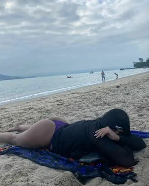 Emilly Cristinny Thumbnail Picture