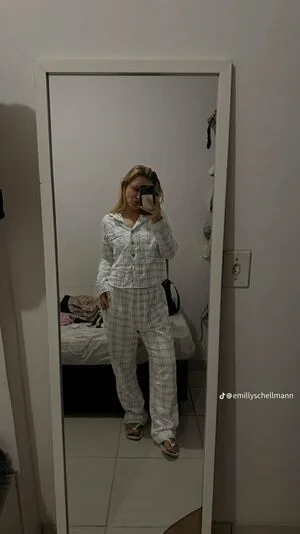 Emilly Schellmann OnlyFans Leaked Free Thumbnail Picture - #92PTkuwOSk