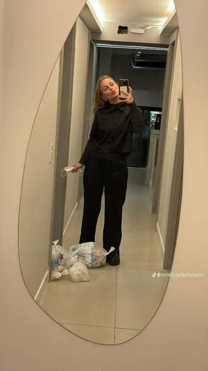 Emilly Schellmann OnlyFans Leaked Free Thumbnail Picture - #Elt45mHMXN
