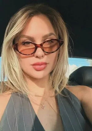 Emilly Schellmann OnlyFans Leaked Free Thumbnail Picture - #LAVR8Ww7zu
